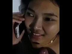 กำลังเย็ดกันมันส์ๆน้องสาวโทรมาให้ไปรับที่โรงเรียน ขัดจังหวะมาก เสียงไทย