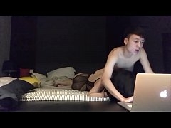 ไลฟ์สดกลุ่มลับ ผู้หญิงโครตเงี่ยนมุดหัวมาดูดใข่ผู้ชายตอนกำลังเล่น PUBG