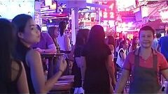 คลิปโป๊ฝรั่ง นักท่องเที่ยวพาทัวร์ ตอกข้าวสารดูแล้วคิดถึงสมัยเที่ยวเลย กระหรี่เต็มข้างทาง