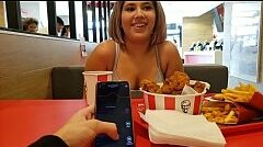 หนังโป้ สาวอวบ เครื่องสั่นในรูหีแล้วควบคุมด้วยมือถือ ในร้าน KFC เสียวได้ที่แล้วไปขยี้ในห้องน้ำ