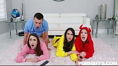 ดูหนังโป๊สวิงกิ้งHD เพื่อนน้องสาวโดครตน่าเย็ดเลย แล้วมีผู้ชายแค่หนึ่งคนในบ้าน แอบมาเย็ดข้างหล้งสุดเสียว