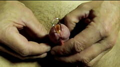 มันทำอะไรของมันเนี่ย คลิปโป๊เกย์ไทย เอาที่หนีบกระดาษยัดเข้าไปในปลายคนจนเลือดไหล