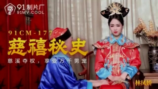 โป๊เด็ดจีนโบราณ ฮ่องเต้บ้ากามเรียกนางสนมมาเย็ดที่ห้องส่วนตัวเป็นว่าเล่น เย็ดคาชุดแบบไม่ถอด แล้วยังเรียกเพื่อนสนิทมาช่วยรุมโทรมอีก