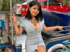 ดาวโป๊ไทยตุ๊กตุ๊กพาทัวร์กำลังแชร์กันสนั่นในโลกติ๊กต๊อก มีคลิปเต็มมาให้ดูนมสวยสักลายเซ็กส์จัดสุดๆ