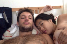 สาวน้อยหน้าหมวยอยากจุกท้องเลยต้องลองของต่างชาติโดนกระเด้าเต็มข้อร้องเจ็บหีครางลั่น