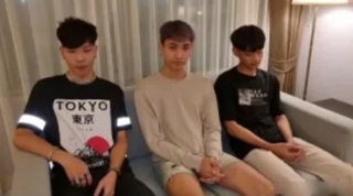 คลิปโป๊เกย์เอเชีย GayPorn สวิงกิ้งทรีซั่มเย็ดสด เสียวหัวควยเล่นแซนวิชเย็ดน้ำเกือบแตกแล้วชักว่าวใส่ปากเพื่อน