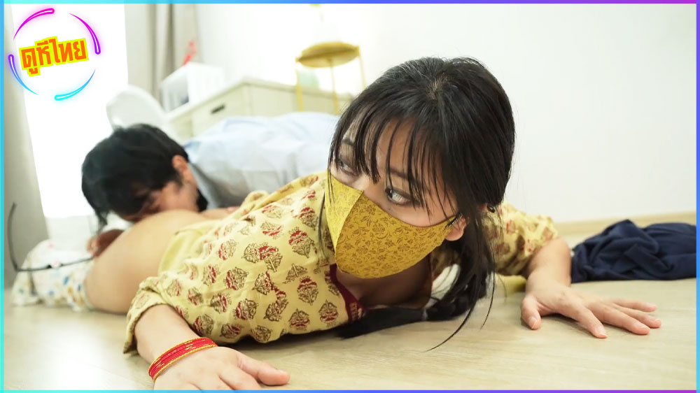แม่บ้านต่างด้าว ถูกนายจ้างโรคจิตรหวังจะจับเย็ดให้ได้ จับถกผ้าถุงเอาลิ้นลงไปวนที่รูจิ๋ม