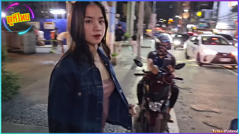 TrikePatrol – Marygold น้องเมย์สาวอวบอึ๋มหุ่นน่าเย็ด ผัวขับมอเตอร์ไซด์มาส่งไปรับงานให้ฝรั่งพาขึ้นรถตุ๊กตุ๊กไปเย็ด